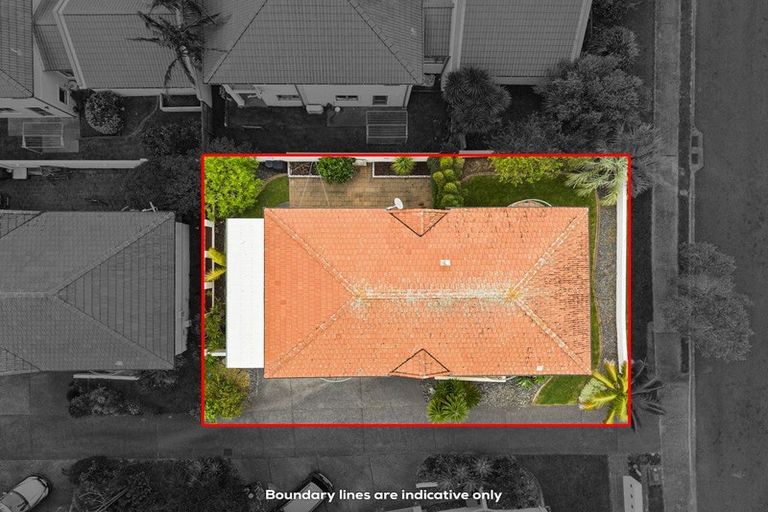 Photo of property in 24 Parkwood Crescent, Gulf Harbour, Whangaparaoa, 0930