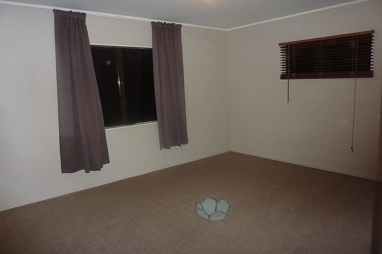 Photo of property in 2/6 Esperanto Road, Papatoetoe, Auckland, 2025