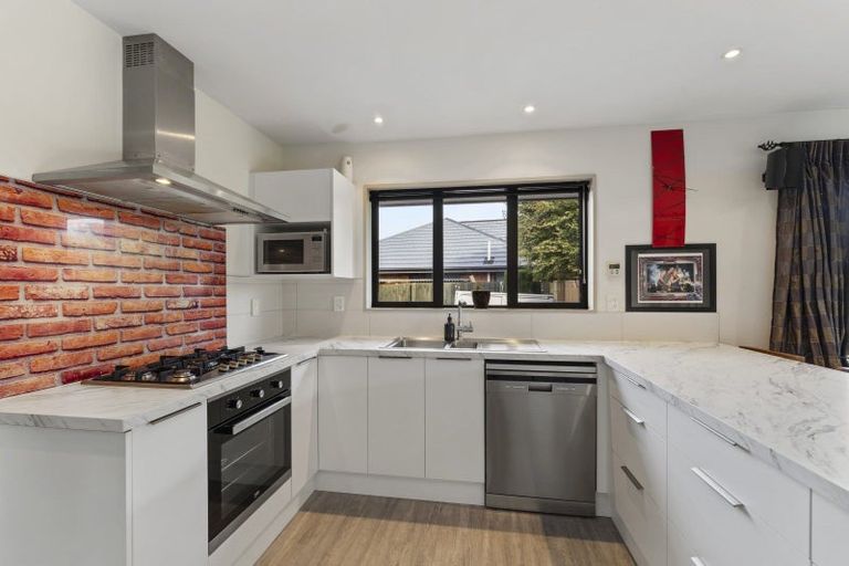 Photo of property in 5 Hideaway Gate, Parklands, Christchurch, 8083