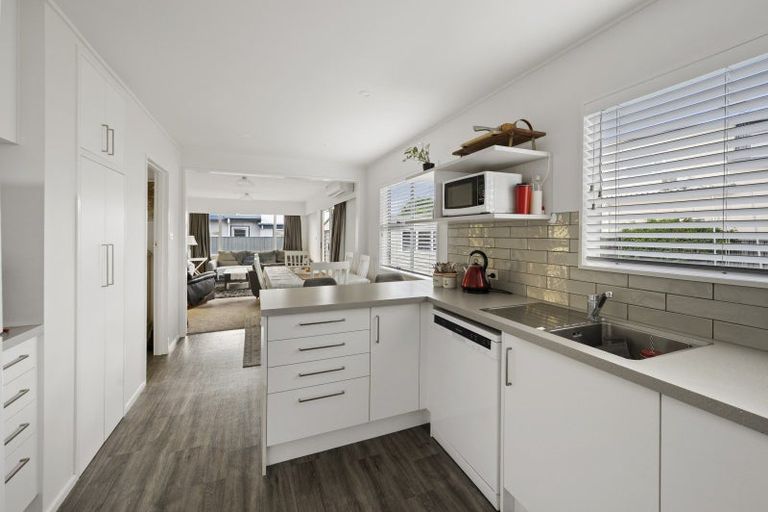 Photo of property in 46 Anderson Road, Taradale, Napier, 4112