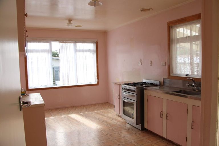 Photo of property in 15 Blenheim Street, Glenfield, Auckland, 0629