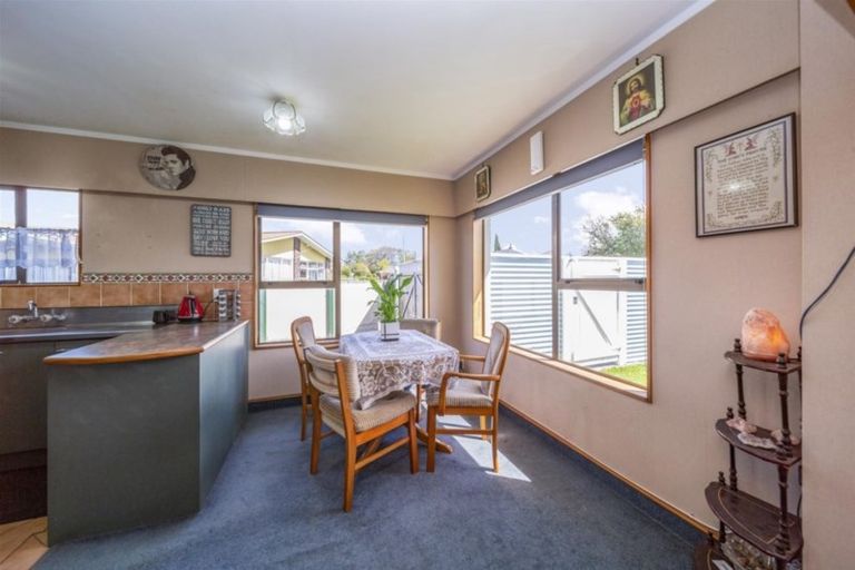 Photo of property in 74 Cressida Avenue, Stratford, 4332