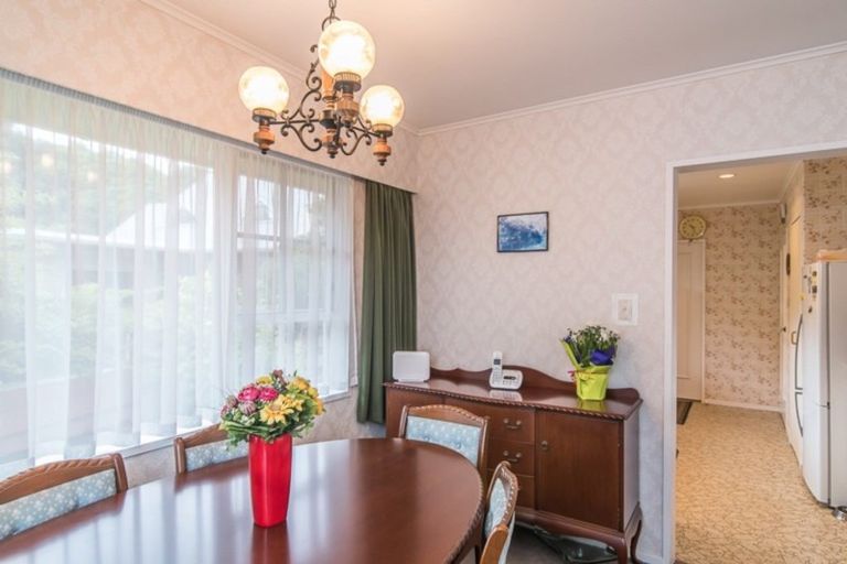 Photo of property in 75 Nimmo Avenue East, Waikanae, 5036