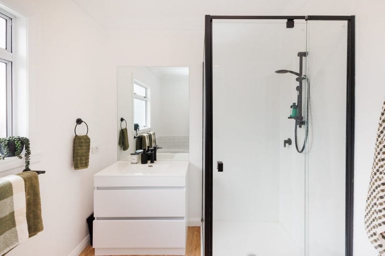 Photo of property in 9 Milton Street, Roslyn, Palmerston North, 4414