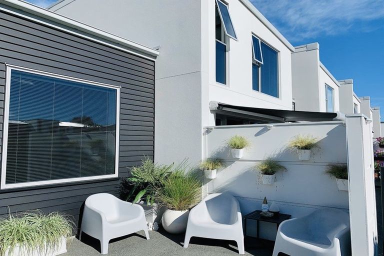 Photo of property in 17 Seager Lane, Hillmorton, Christchurch, 8024