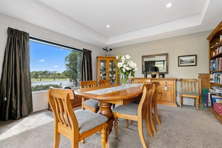 Photo of property in 2 Kilbrannan Close, Broomfield, Christchurch, 8042