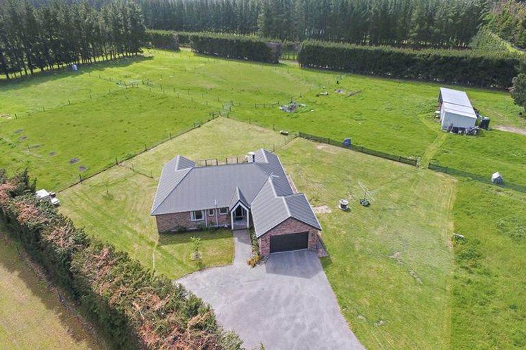 Photo of property in 17 Scarlet Oak Drive, West Melton, Christchurch, 7671