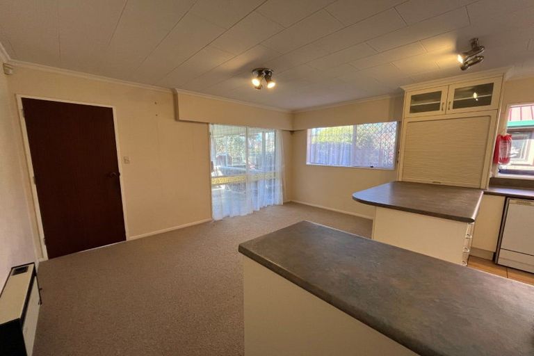 Photo of property in 1 Guernsey Place, Fitzherbert, Palmerston North, 4410