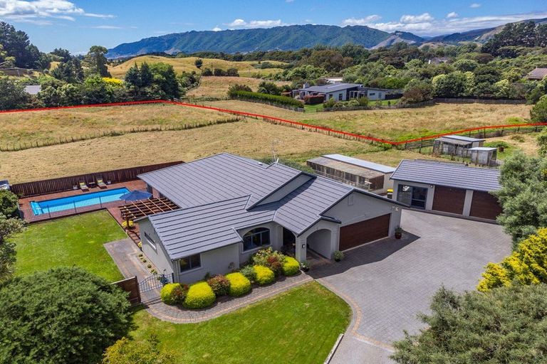 Photo of property in 33 Killalea Place, Paraparaumu, 5032