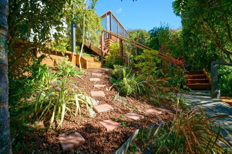Photo of property in 10 Raroa Road, Kelburn, Wellington, 6012