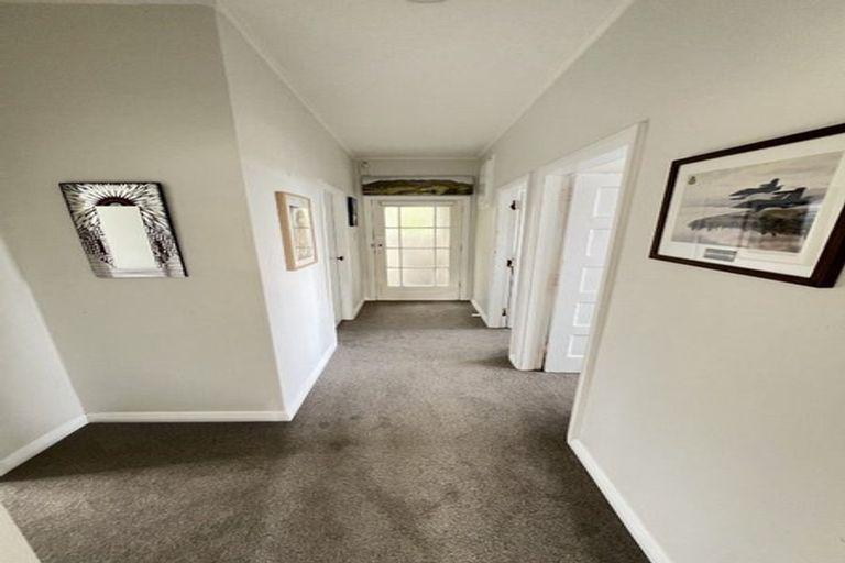 Photo of property in 102 Tannadyce Street, Strathmore Park, Wellington, 6022