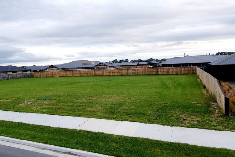 Photo of property in 5 Mccahon Drive, Rangiora, 7400