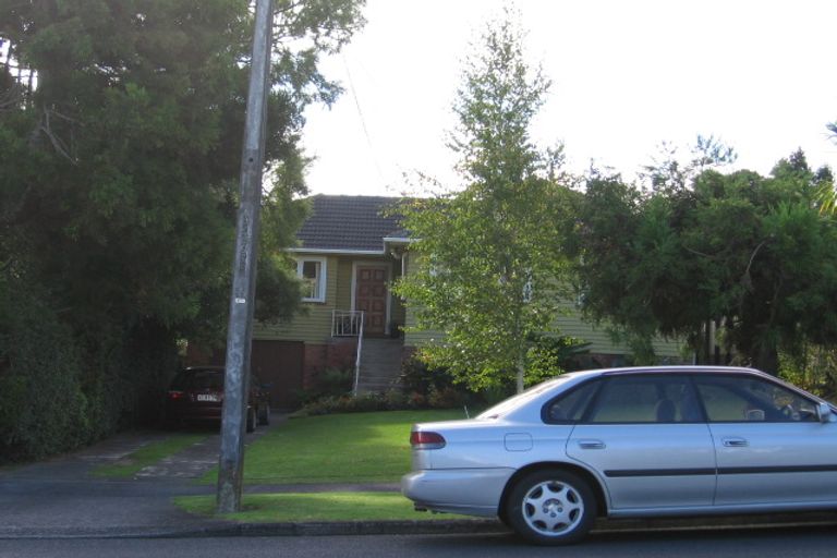 Photo of property in 17 Gloria Avenue, Te Atatu Peninsula, Auckland, 0610