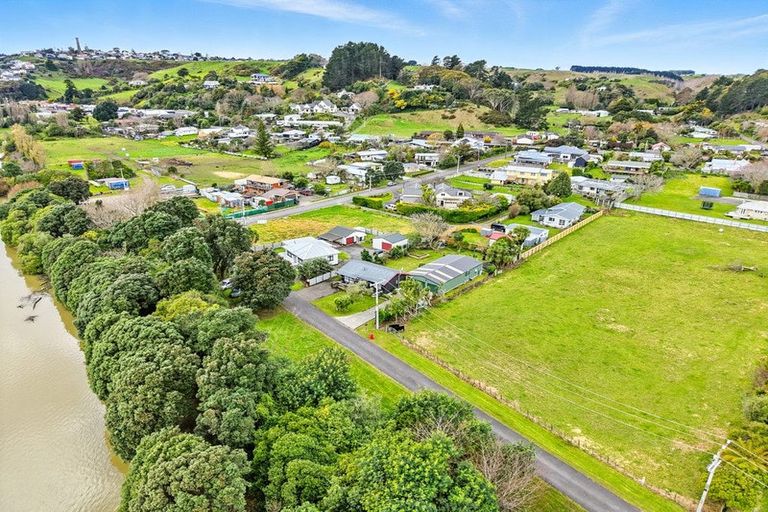 Photo of property in 5 Takarangi Street, Putiki, Whanganui, 4500