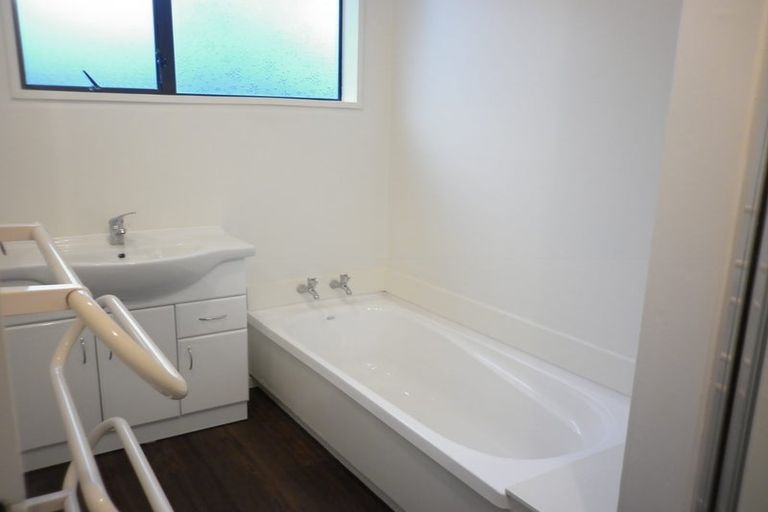Photo of property in 136 Yaldhurst Road, Sockburn, Christchurch, 8042