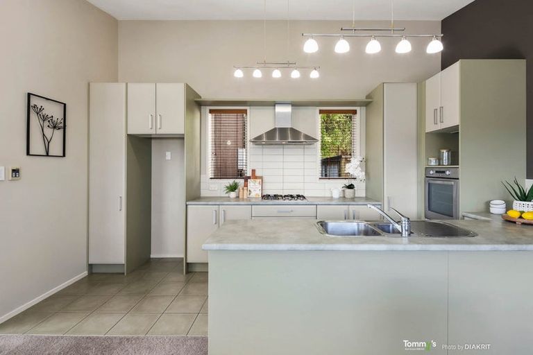 Photo of property in 80c Stewart Drive, Newlands, Wellington, 6037