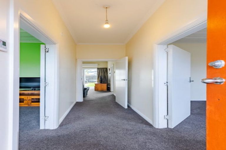 Photo of property in 32 Bathgate Street, South Dunedin, Dunedin, 9012