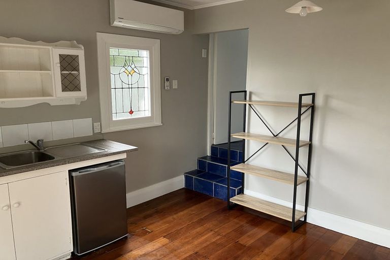 Photo of property in 13 Balmoral Terrace, Newtown, Wellington, 6021