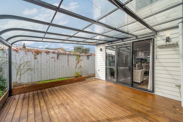 Photo of property in 74a Walworth Avenue, Pakuranga Heights, Auckland, 2010