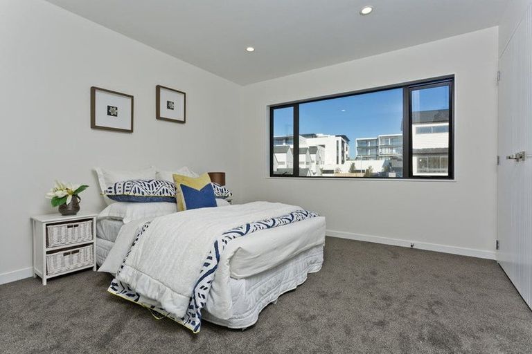 Photo of property in 14 Moki Place, Long Bay, Auckland, 0630