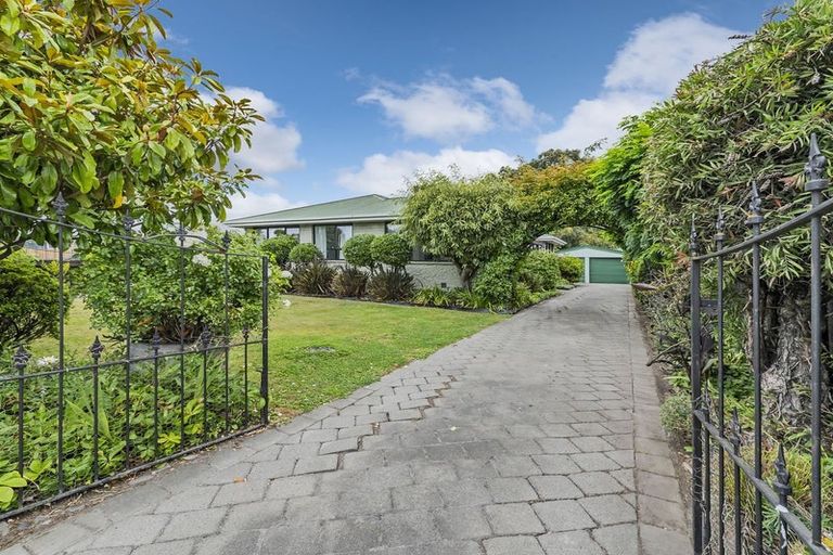 Photo of property in 413 Yaldhurst Road, Russley, Christchurch, 8042