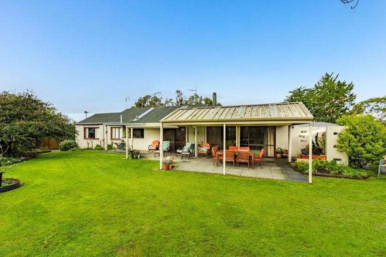 Photo of property in 36 Church Street, Waipawa, 4210