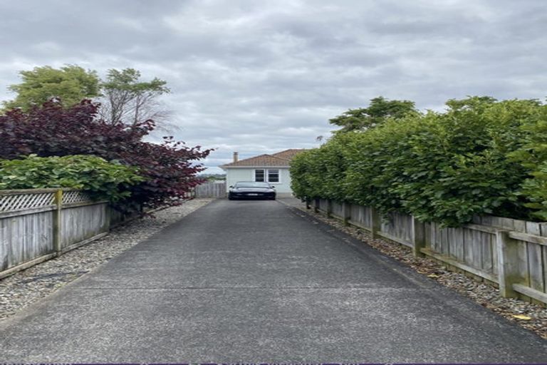 Photo of property in 10 Gladfield Lane, Te Atatu Peninsula, Auckland, 0610