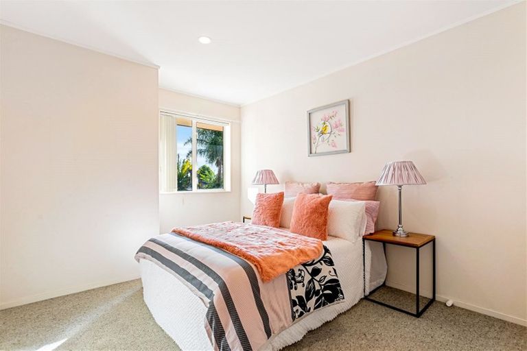 Photo of property in 57 Kingdale Road, Henderson, Auckland, 0610