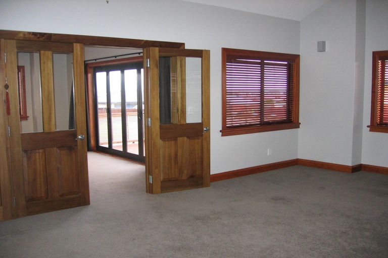 Photo of property in 70 Parnell Heights, Kelvin Grove, Palmerston North, 4414