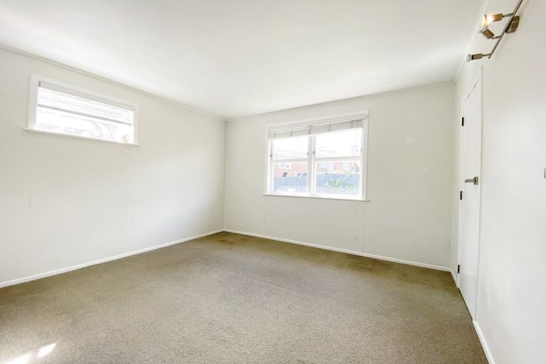 Photo of property in 18 Dellwood Avenue, Henderson, Auckland, 0612