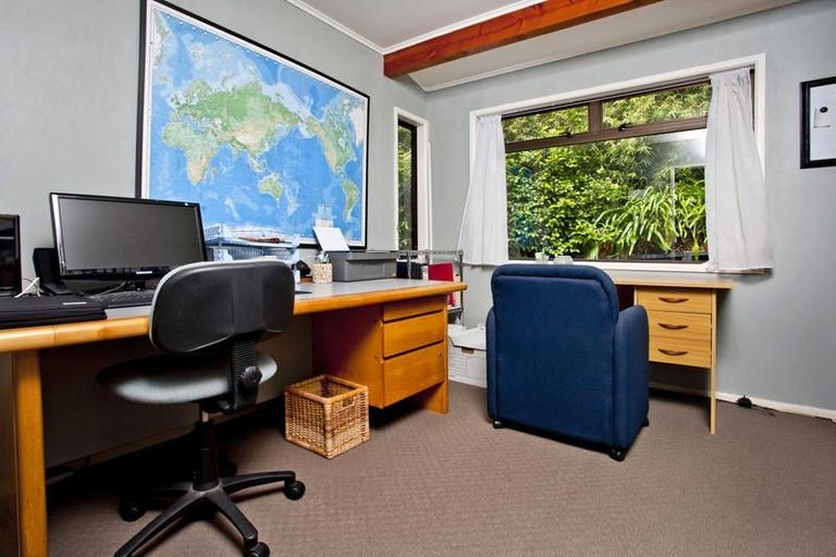 Photo of property in 20 Trelawny Place, Hillcrest, Auckland, 0627