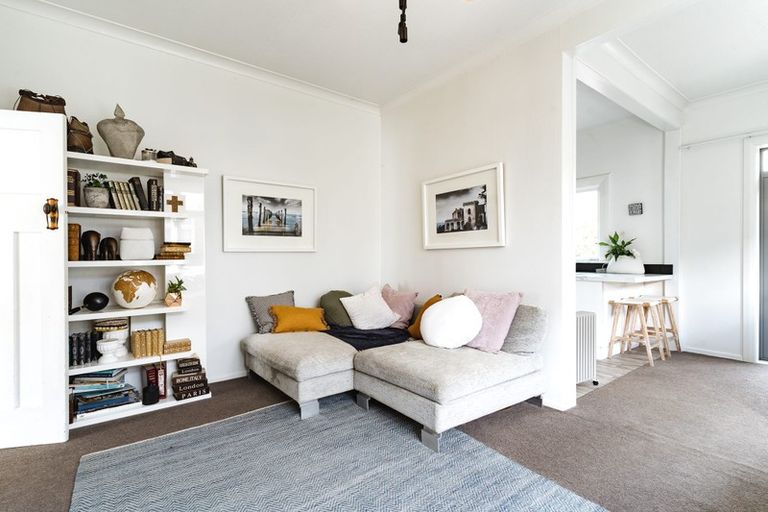 Photo of property in 33 Beach Street, Saint Clair, Dunedin, 9012
