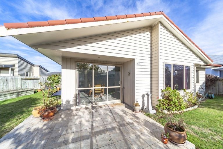Photo of property in 8 Belgrove Place, Waipukurau, 4200