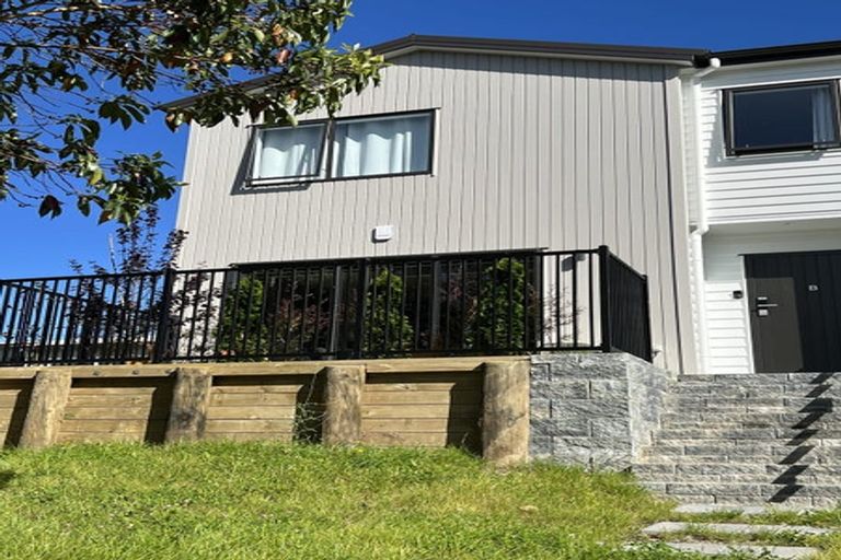 Photo of property in 17b Craigbank Avenue, New Lynn, Auckland, 0600