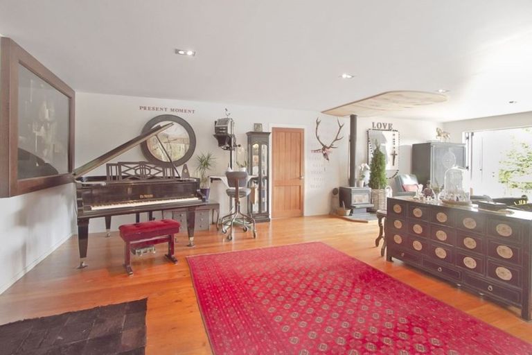 Photo of property in 540 Kawakawa-orere Road, Orere Point, Papakura, 2585