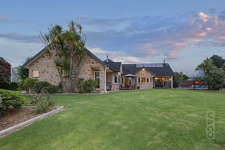 Photo of property in 17 Deacon Road, Riverhead, Kumeu, 0892