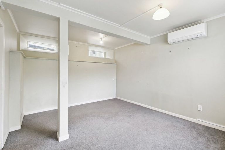 Photo of property in 18 Putnam Street, Northland, Wellington, 6012