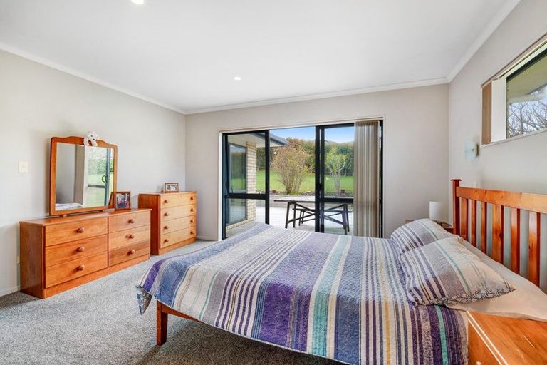 Photo of property in 16 Omana Avenue, Shelly Beach, Helensville, 0874