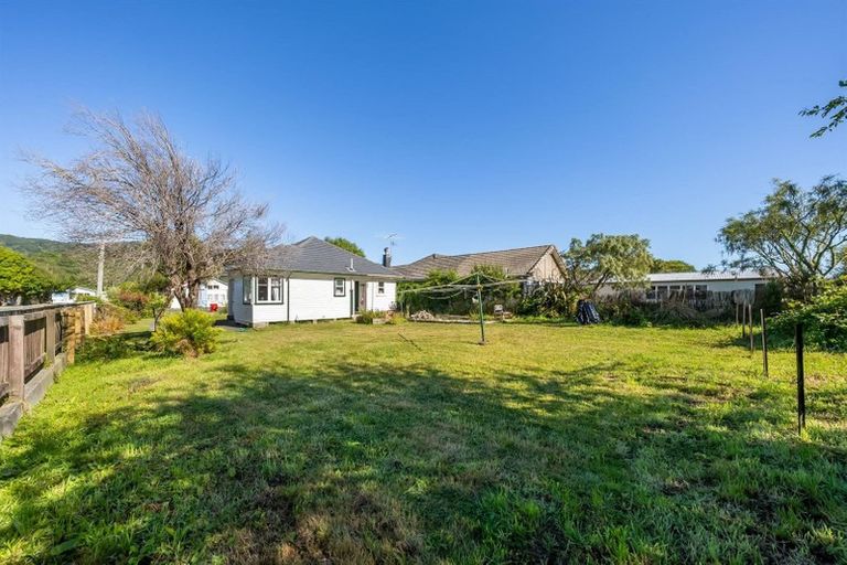 Photo of property in 109 Main Road, Wainuiomata, Lower Hutt, 5014
