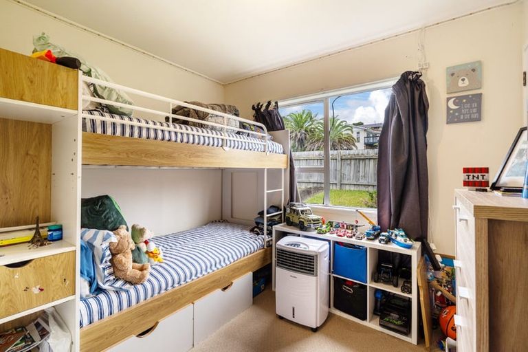Photo of property in 13 Celeste Place, Totara Vale, Auckland, 0627