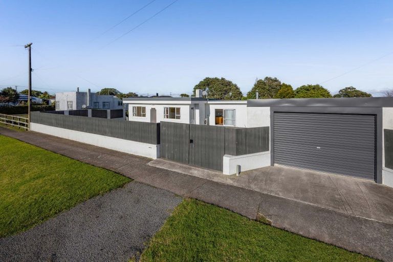 Photo of property in 62 Gisborne Terrace, Opunake, 4616