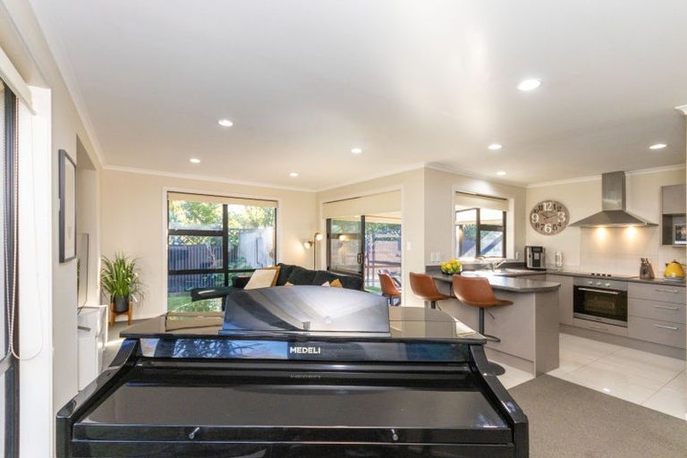 Photo of property in 36 Karina Terrace, Roslyn, Palmerston North, 4414