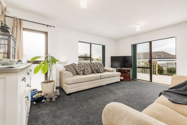 Photo of property in 25 Clearview Heights, Ranui, Auckland, 0612