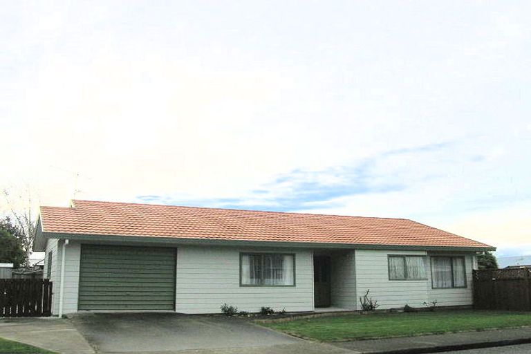 Photo of property in 35 Makarini Street, Paraparaumu, 5032