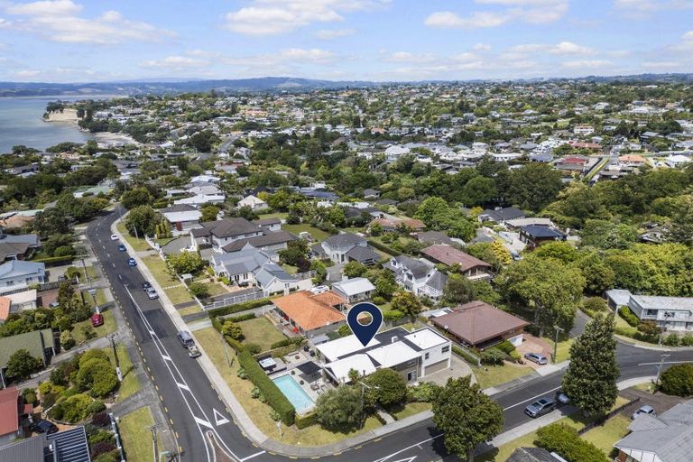 Photo of property in 2/51 Beach Road, Mellons Bay, Auckland, 2014