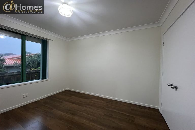 Photo of property in 5 Rosebay Rise, Henderson, Auckland, 0610