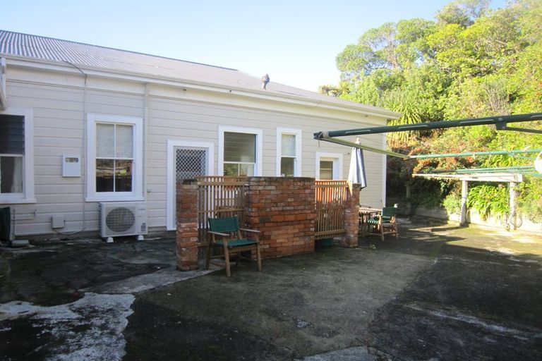 Photo of property in 36 The Parade, Island Bay, Wellington, 6023