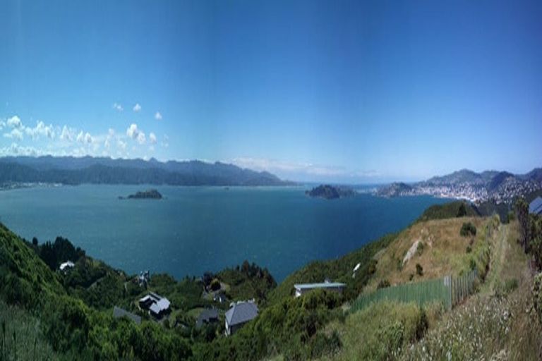 Photo of property in 1/43 Edgecombe Street, Newlands, Wellington, 6037