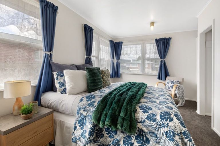 Photo of property in 27 Freyberg Street, Levin, 5510