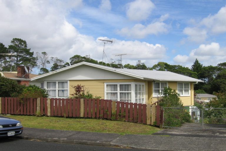 Photo of property in 28 Paragon Avenue, Beach Haven, Auckland, 0626